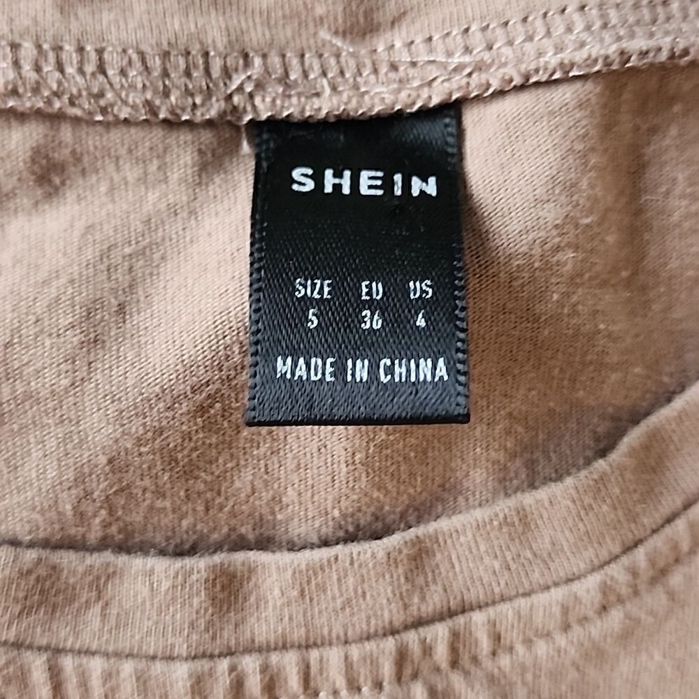 🍍Shein- Freedom Crop - Picture 3 of 5